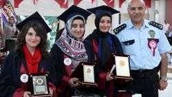 Rektörden Fırat Üniversitesi mezunlarına övgü