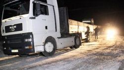 Kaz Dağları'nda 11 araç mahsur kaldı