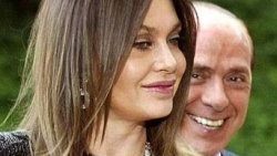 Berlusconi her ay 4 milyon dolar nafaka ödeyecek