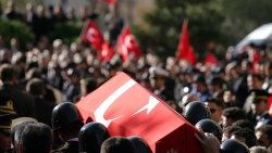Çukurca'da çatışma: 2 asker şehit