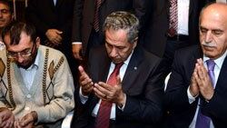 Arınç şehit evinde