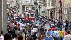 İstiklal Caddesi'nde yangın paniği