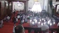 Arap Camii ibadete açıldı
