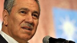Arınç'tan Cemil Çiçek'le ilgili açıklama