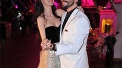 Ahmet Kural'dan Burcu Kıratlı'ya romantik evlilik teklifi