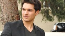 Çağatay Ulusoy kirve oluyor