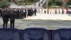 Rize Valisi 30 Ağustos törenini protokole ayakta izletti