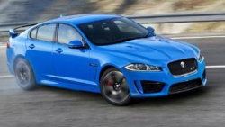 En sportif 4 kapılı Jaguar