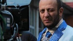 İsmail Dümbüllü ödülü Serkan Keskin'in