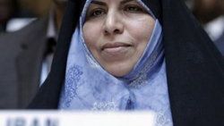 Ahmedinejad kadın bakanı görevden aldı