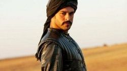 Burak Özçivit motosiklet kazası geçirdi
