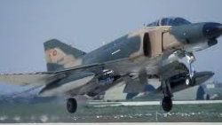 TSK'ya ait düşen uçaktaki pilotlar sağ bulundu