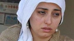 Evlendiğinden beri ilk kez dışarı çıktı