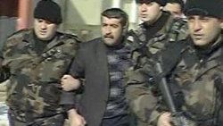 Eşini rehin alan kişi polisi şehit etti