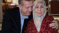 Başbakan Erdoğan'ın annesi Tenzile Erdoğan vefat etti