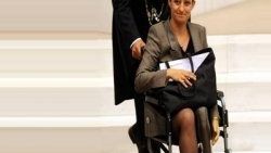 Kadın vekile pantolon teklifi geri çekildi