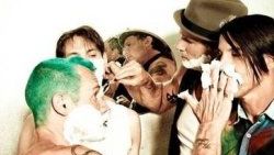 Red Hot Chili Peppers geliyor