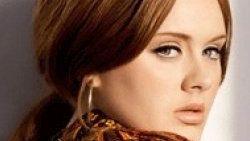 Adele Amy Winehouse'u solladı