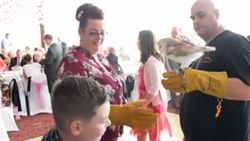 İngiliz çift düğüne 30 hayvan davet etti