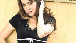 Deniz Uğur'a öpüşme yasağı