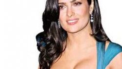 Salma Hayek Fransa’yı karıştırdı