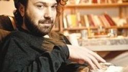 Ünlüler Halil Sezai'nin peşinde