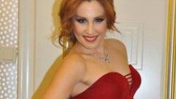Funda Arar Hürrem modasına uydu