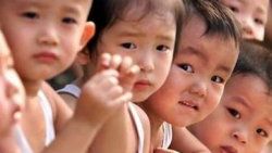 Hong Kong'ta ailelere ikinci çocuk cezası