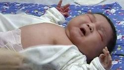 Çin'de 7 kiloluk bebek dünyaya geldi