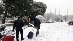 İstanbul'a kar geri döndü