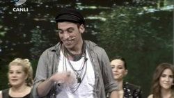 Can Bonomo'ya Bülent Ersoy şakası - İzle