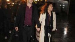 Hatice Aslan genç sevgilisi Kenan Ece'yle el ele