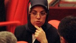 Kavakçı Meclis'e başvurdu