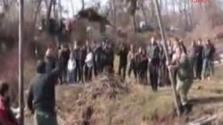 Hayvanseverleri çıldırtan kuduz ayini - Video