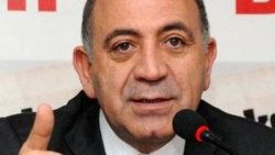 Tekin: Darbecilerin yasalarını kaldıralım
