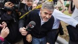 George Clooney gözaltına alındı