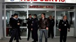 Cezaevine nakledilen zanlı polisin elinden kaçırıldı