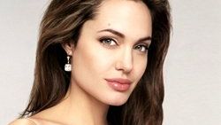 Angelina Jolie yatını Türkler'e emanet etti