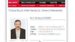 Kravat yasağını Önder deldi