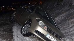 Eskişehir'de yüzlerce araç yollarda kaldı