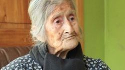 Rahminde 60 yıl bebek taşıyan kadın