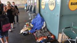 Melbourne’de evsizler sokaklara geri döndü