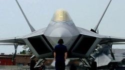 ABD Şayrat saldırısında hava üstünlüğünü F-22 ile sağladı