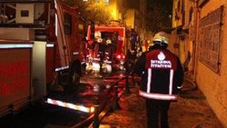 Beyoğlu'nda binada yangın çıktı