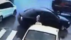 Zonguldak'ta bir kişi bayılan eşini yolda bıraktı