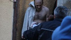 Sarıyer'de bir adam yanan evinden çıkmak istemedi