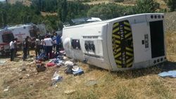 Kayseri'de tur otobüsü devrildi: 26 yaralı
