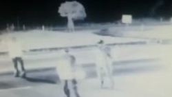 Alkollü sürücü trafik polisine çarptı