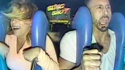 Lunaparkta slingshot'a binen adam gözleri açık bayıldı