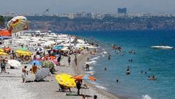 3 günlük tatil Egeli turizmcinin yüzünü güldürdü